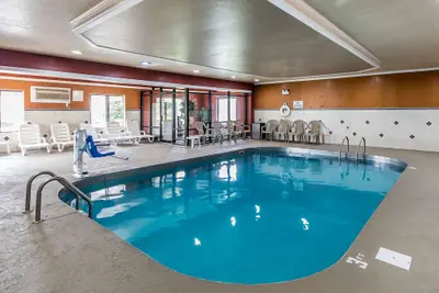 Photo 2 - Quality Inn & Suites Evansville North