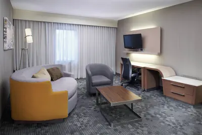 Photo 5 - Courtyard by Marriott Cleveland Airport North