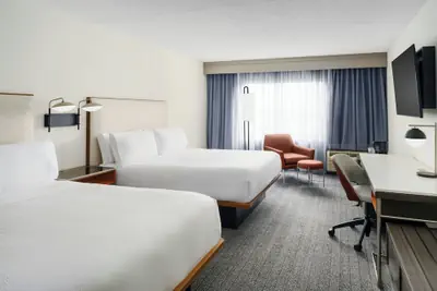 Photo 2 - Courtyard by Marriott Chicago Midway Airport
