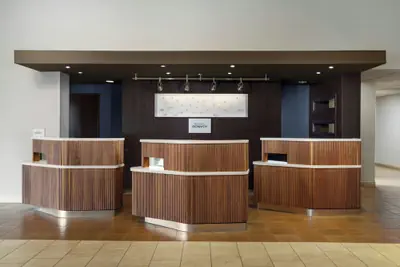 Photo 5 - Courtyard by Marriott Chicago Midway Airport