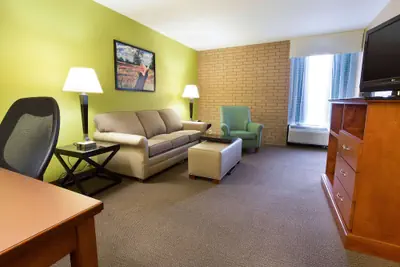 Photo 2 - Heritage Inn Suites Houston/Sugar Land, Trademark by Wyndham