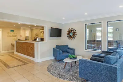 Photo 3 - Quality Inn & Suites Anaheim Maingate