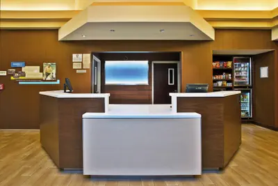 Photo 4 - Fairfield Inn and Suites by Marriott Chicago Midway Airport