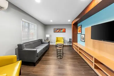 Photo 5 - MainStay Suites Cincinnati Blue Ash