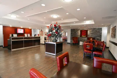 Photo 3 - Red Roof Inn PLUS+ San Antonio Downtown - Riverwalk