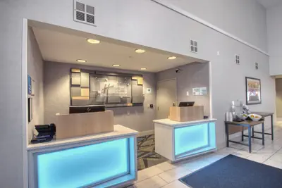 Photo 3 - Holiday Inn Express Hotel & Suites Oshkosh by IHG