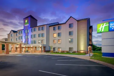 Photo 2 - Holiday Inn Express Minneapolis/Coon Rapids/Blaine by IHG