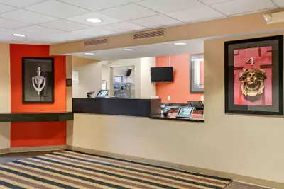 Photo 3 - Extended Stay America Select Suites Detroit Farmington Hills