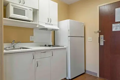 Photo 5 - Extended Stay America Select Suites Detroit Farmington Hills