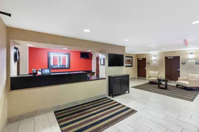 Photo 3 - Extended Stay America Select Suites - Milwaukee - Wauwatosa