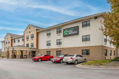 Photo 2 - Extended Stay America Select Suites - Milwaukee - Wauwatosa