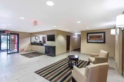 Photo 4 - Extended Stay America Select Suites - Milwaukee - Wauwatosa
