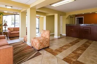 Photo 3 - Best Western Ocean Sands Beach Resort