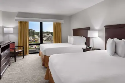 Photo 5 - Best Western Ocean Sands Beach Resort