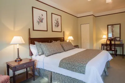 Photo 4 - Rivers Edge Resort