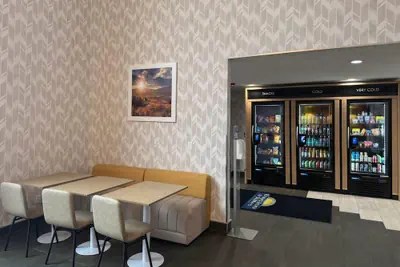 Photo 2 - Days Inn & Suites by Wyndham Wausau