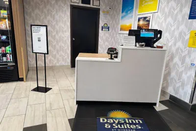 Photo 5 - Days Inn & Suites by Wyndham Wausau