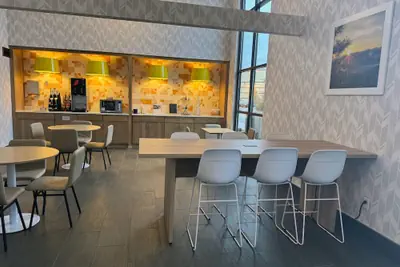 Photo 4 - Days Inn & Suites by Wyndham Wausau