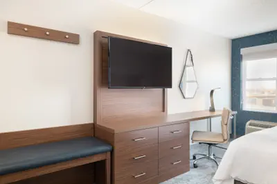 Photo 5 - Holiday Inn Express & Suites Boston - Cambridge by IHG