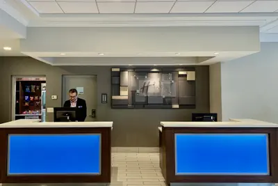 Photo 3 - Holiday Inn Express & Suites Boston - Cambridge by IHG