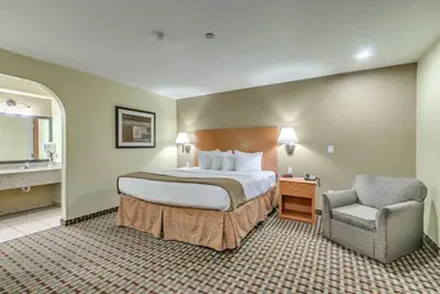 Photo 4 - Days Inn by Wyndham Lubbock South