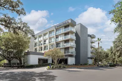 Photo 2 - Doubletree by Hilton Hilton Head Island