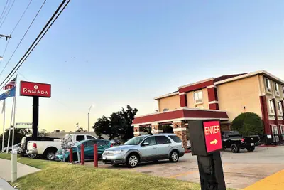 Photo 2 - Ramada by Wyndham Oklahoma City Airport North