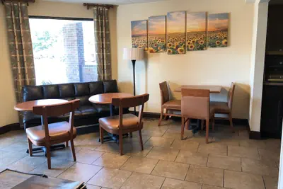 Photo 4 - Days Inn by Wyndham Tappahannock