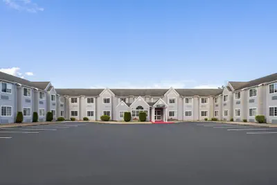 Photo 2 - Microtel Inn by Wyndham Albany Airport