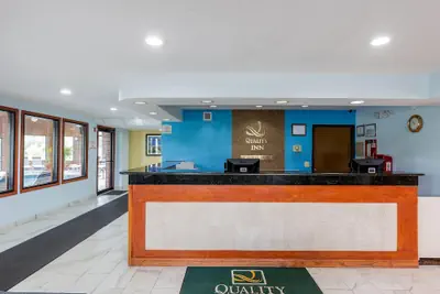 Photo 3 - Quality Inn Sycamore - DeKalb