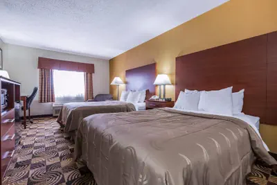 Photo 2 - Quality Inn Sycamore - DeKalb