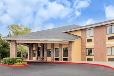 Photo 2 - Baymont by Wyndham Smyrna