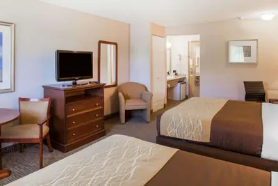 Photo 3 - Quality Inn Kirkland