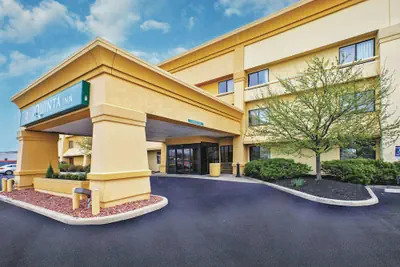 Photo 2 - La Quinta Inn by Wyndham Toledo Perrysburg