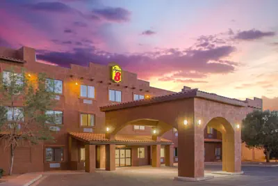 Photo 2 - Super 8 by Wyndham Page/Lake Powell