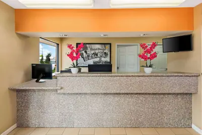Photo 3 - Super 8 by Wyndham Grand Prairie Southwest
