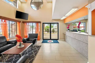 Photo 4 - Super 8 by Wyndham Grand Prairie Southwest