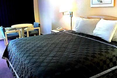 Photo 5 - Rodeway Inn Findlay University Area