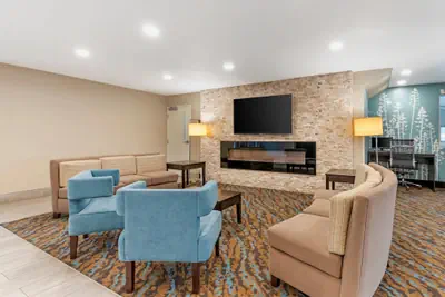 Photo 4 - Sleep Inn & Suites Wisconsin Dells - Lake Delton