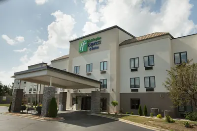 Photo 2 - Holiday Inn Express Hotel & Suites Madison by IHG