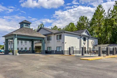 Photo 2 - Econo Lodge Jesup