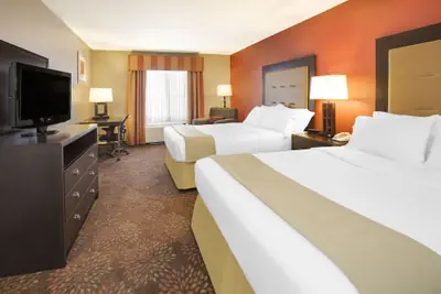 Photo 4 - Muncie Place Hotel & Suites