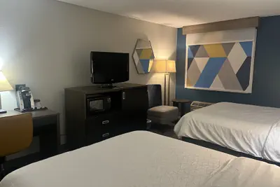 Photo 3 - Holiday Inn Express Hotel & Suites St. Paul-Woodbury by IHG