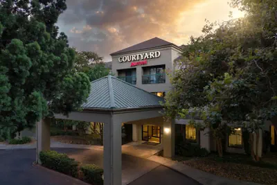 Photo 2 - Courtyard by Marriott Stockton