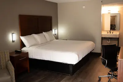 Photo 2 - SureStay by Best Western Atlanta Northeast