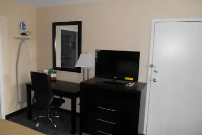 Photo 5 - GuestHouse Dothan