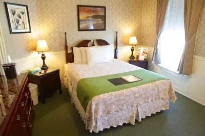 Photo 3 - Inn at St John Portland In-Town
