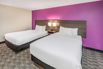 Photo 5 - La Quinta Inn & Suites by Wyndham Houston Southwest