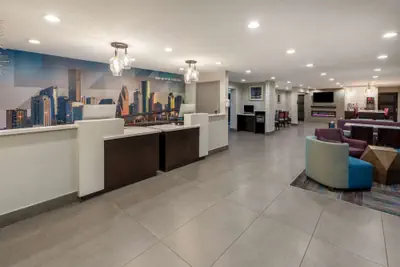 Photo 5 - La Quinta Inn & Suites by Wyndham Houston NW Brookhollow