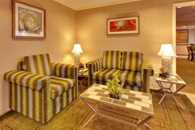 Photo 4 - La Quinta Inn & Suites by Wyndham Plattsburgh